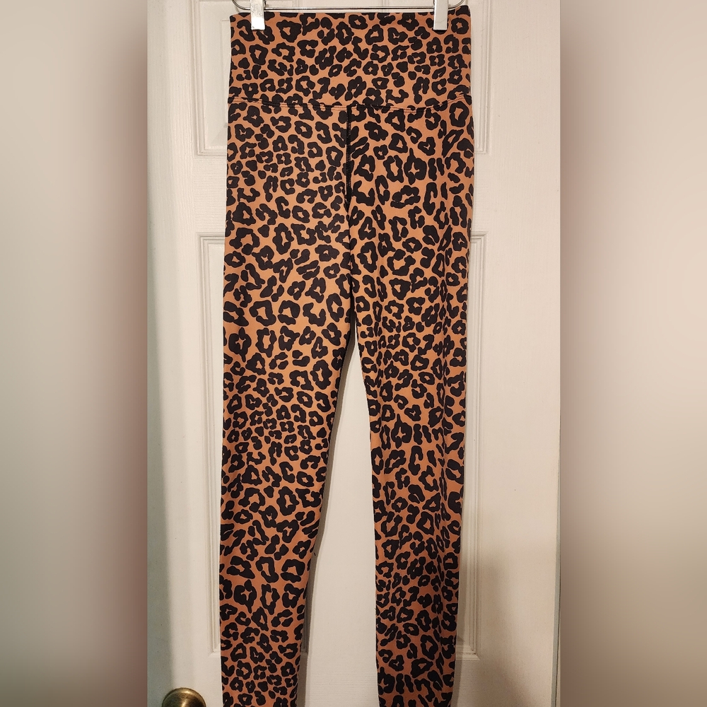 Leopard print Beach Riot leggings size medium